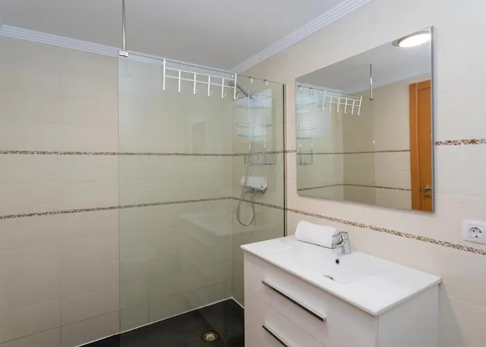 Brisas B2, 2 Dormitorios, Playa A 100m, By Bookindenia